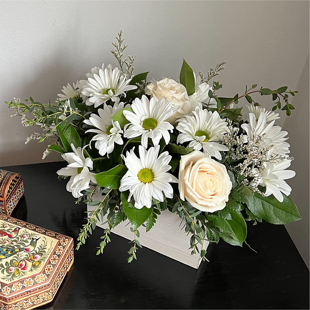 Fresh Linen Box Bouquet – Your Beautiful Flowers, Scranton PA